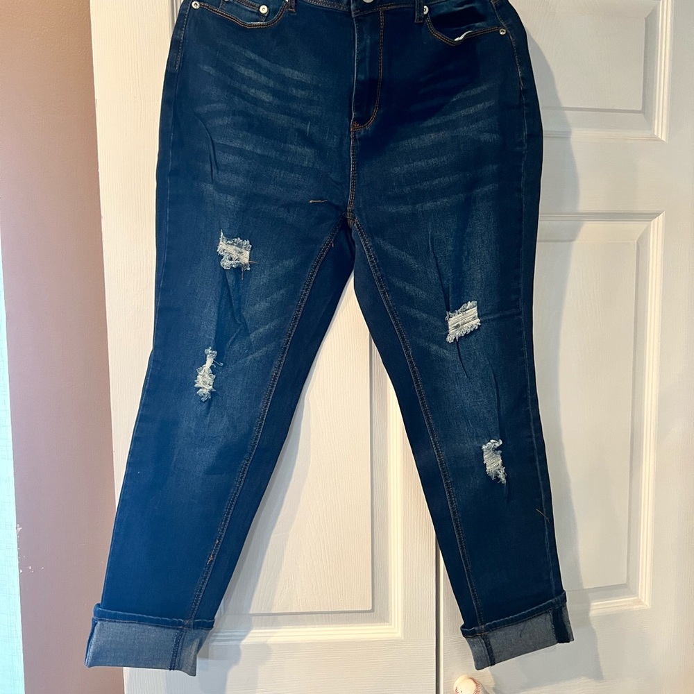 Ashley Stewart-NWT SIZE 14 Women's Distressed Blue Jeans